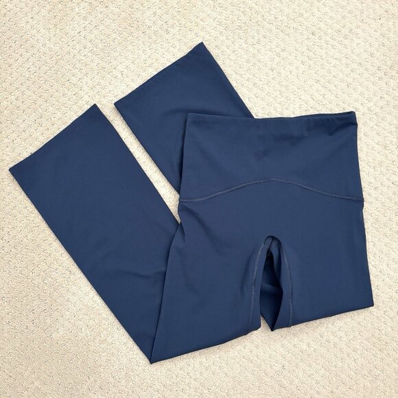 Spanx Booty Boost Flare Pants in Navy Blue Women’s Size Medium Petite - Picture 7 of 7